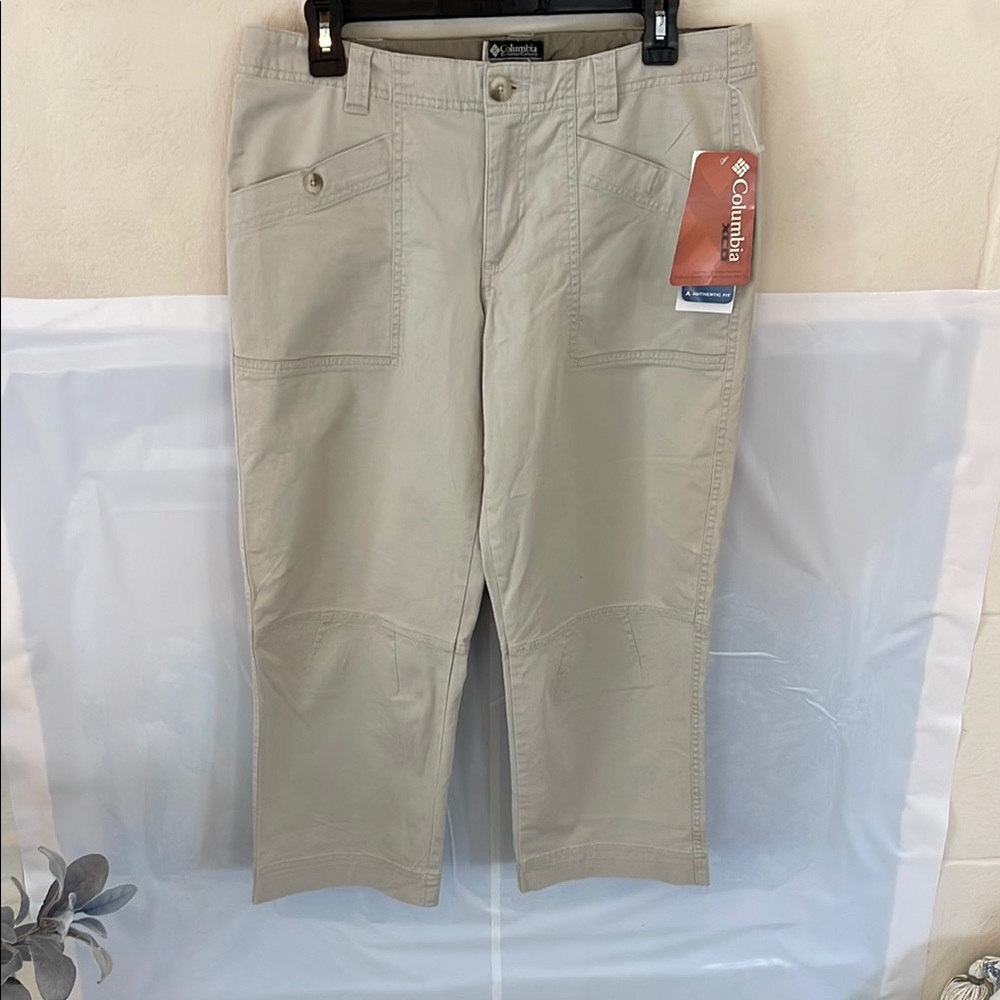 Columbia Tan Capris Versatile and Stylish